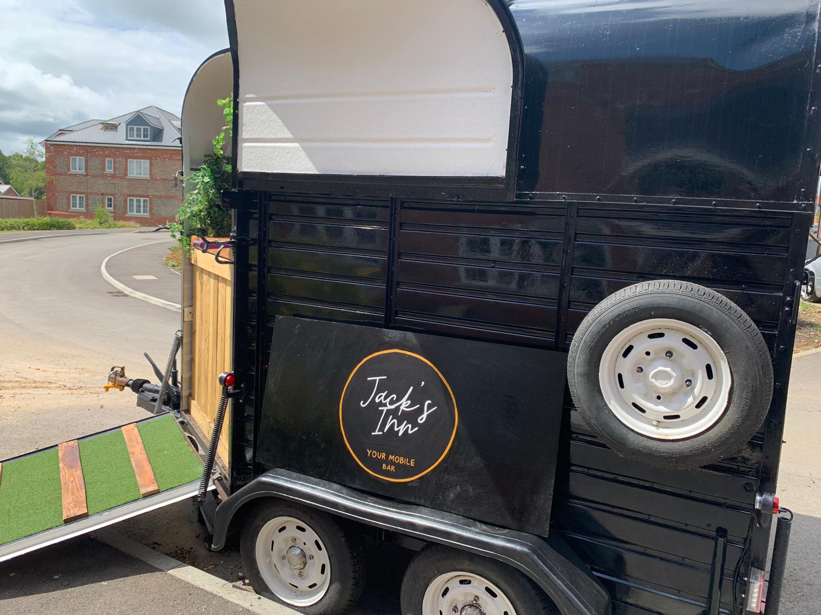 custom logo design for mobile bar